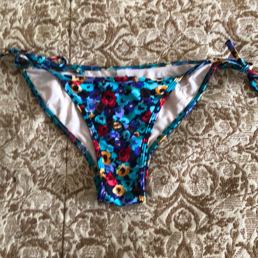 LAST CHANCE!!! American apparel bikini bottoms